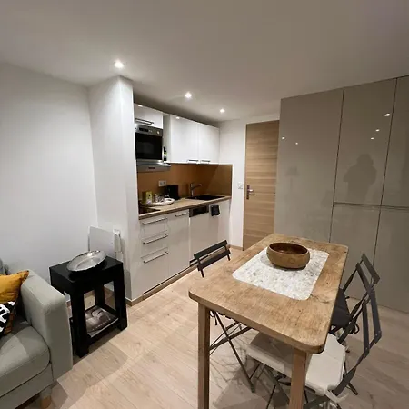 Place A 2 Minutes Du Metro Excellente Localisation Homestay *